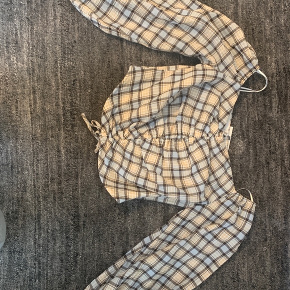 Zara Off Shoulder Top - Picture 2 of 3